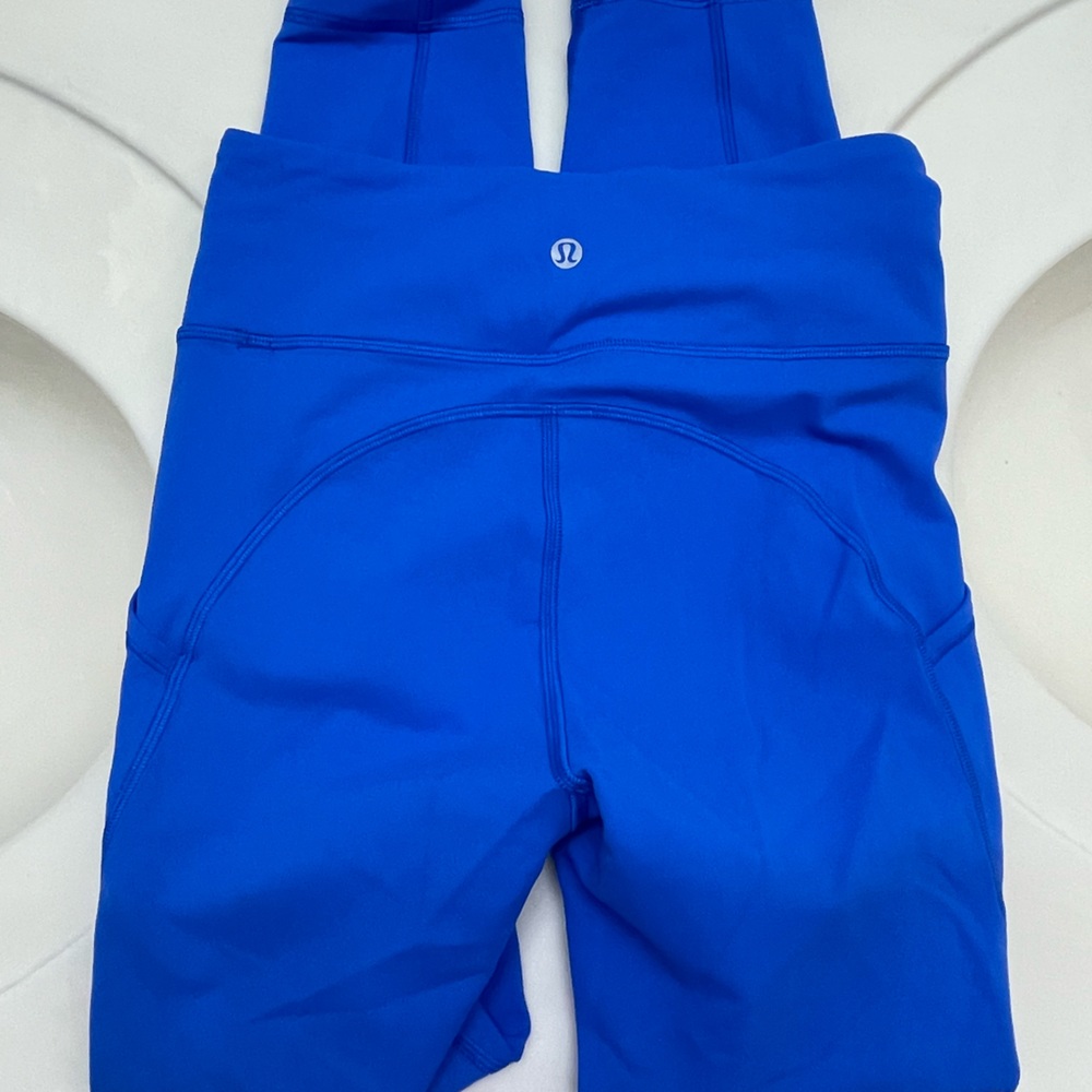 Lululemon blue wunder train size 4 25"